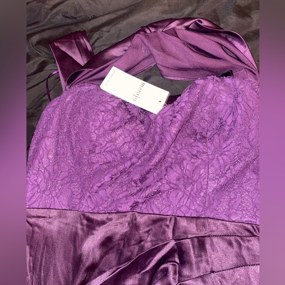 Deep purple evening gown dress - Picture 3 of 4